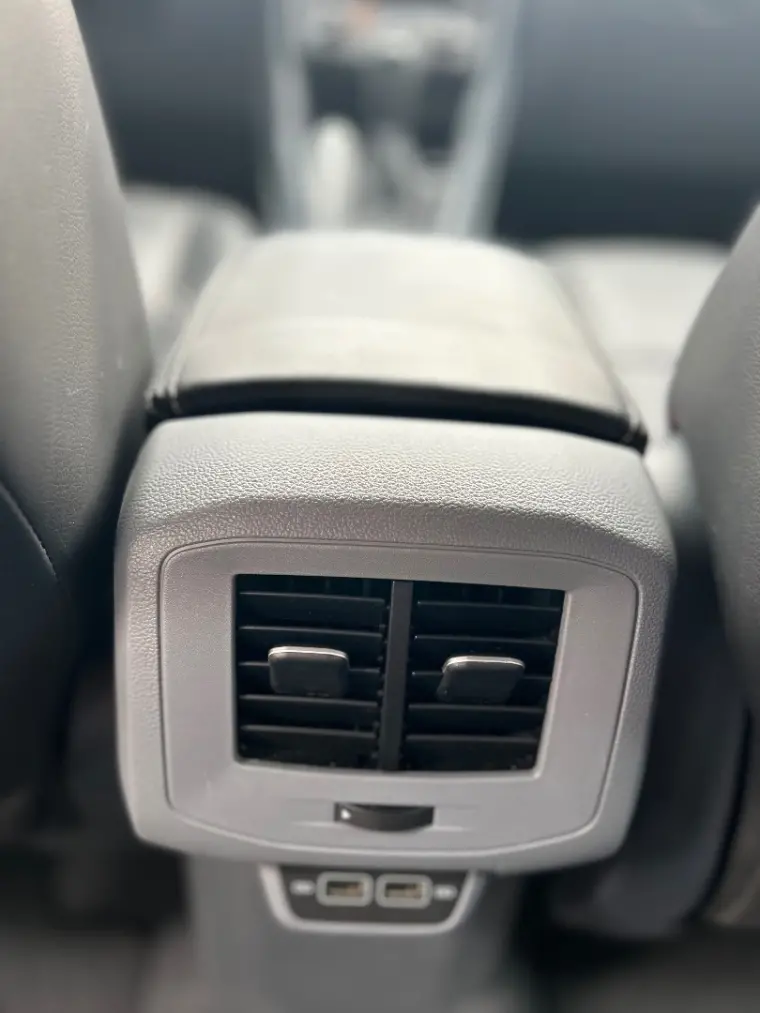 VOLKSWAGEN T-Cross - Foto