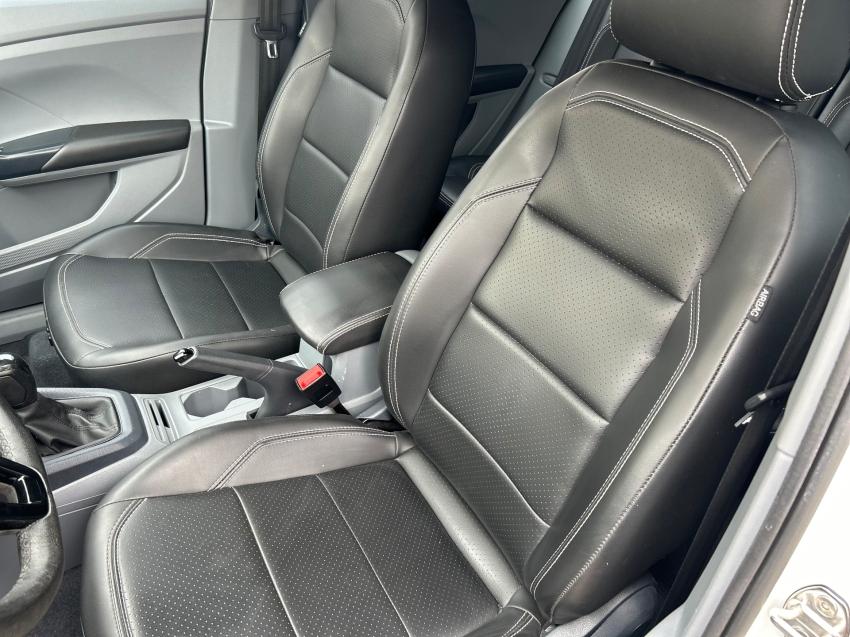 VOLKSWAGEN T-Cross - Foto