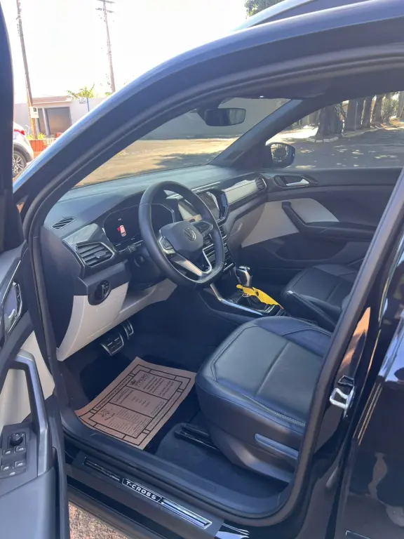 VOLKSWAGEN T-Cross - Foto