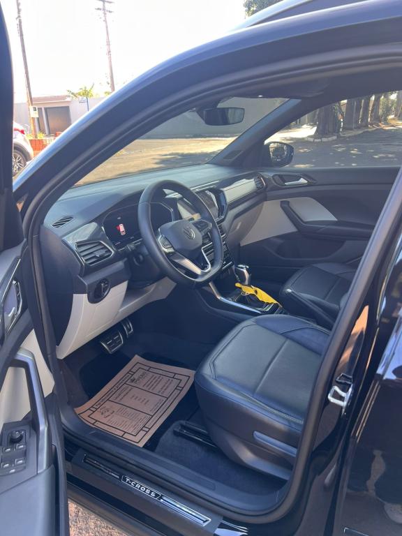 VOLKSWAGEN T-Cross - Foto