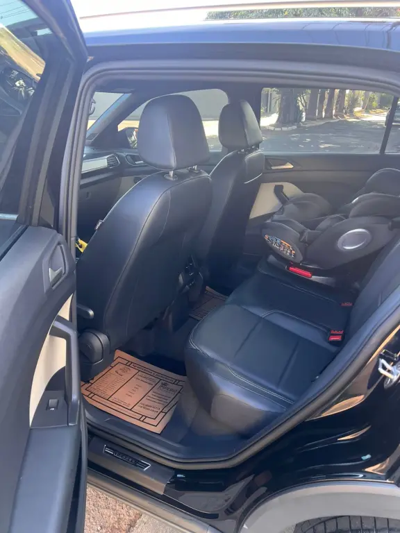 VOLKSWAGEN T-Cross - Foto