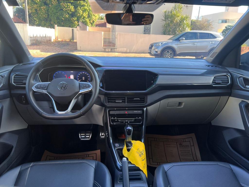 VOLKSWAGEN T-Cross - Foto