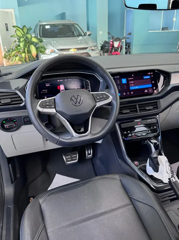 VOLKSWAGEN T-Cross - Foto