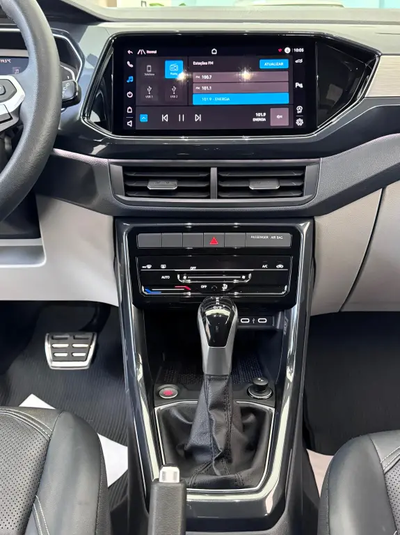 VOLKSWAGEN T-Cross - Foto