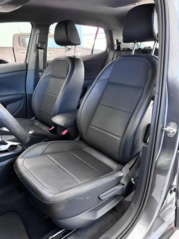 VOLKSWAGEN T-Cross - Foto