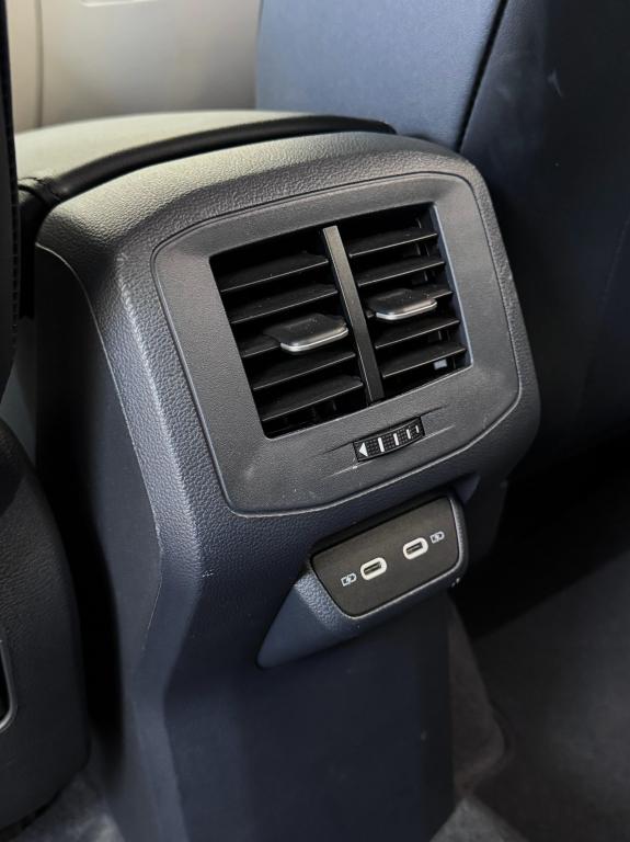 VOLKSWAGEN T-Cross - Foto