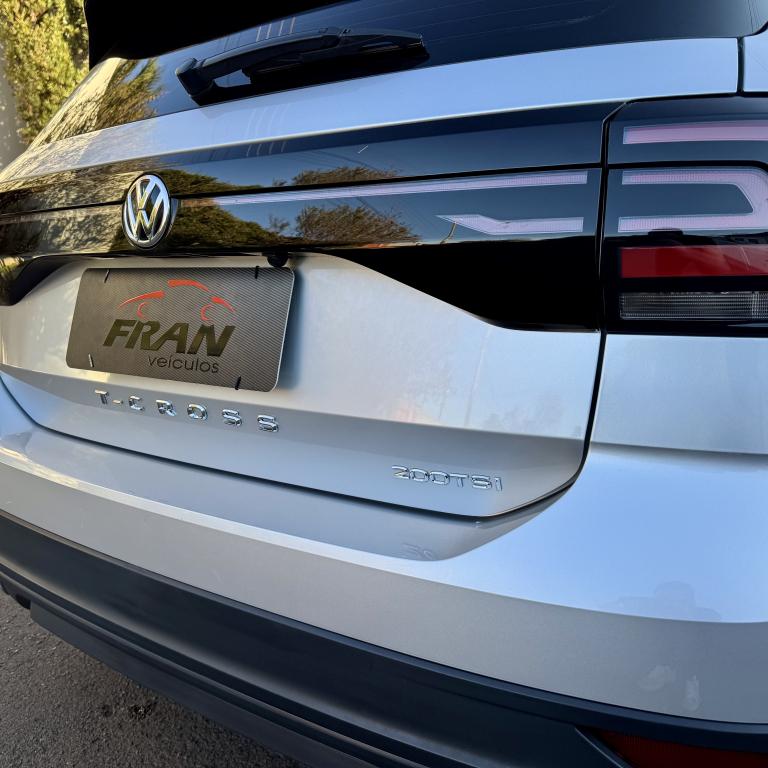 VOLKSWAGEN T-Cross - Foto