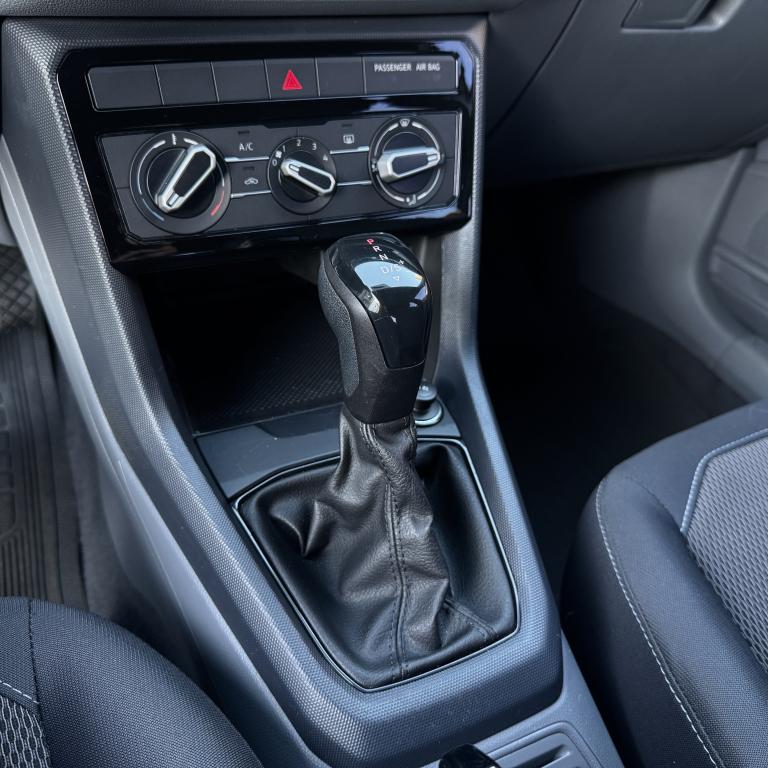 VOLKSWAGEN T-Cross - Foto