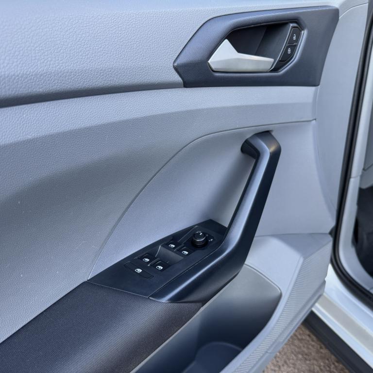 VOLKSWAGEN T-Cross - Foto