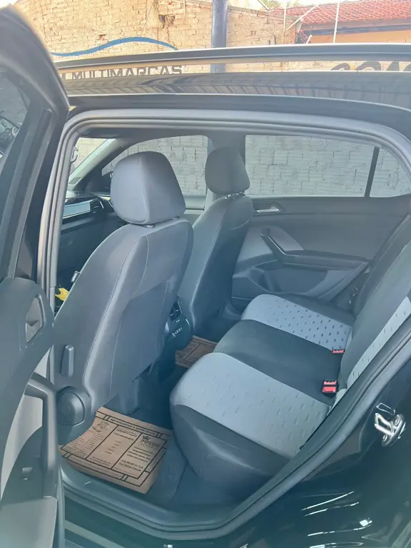 VOLKSWAGEN T-Cross - Foto