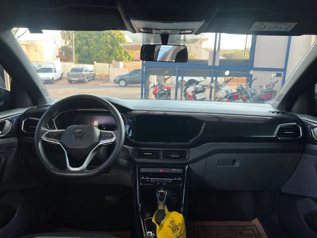 VOLKSWAGEN T-Cross - Foto