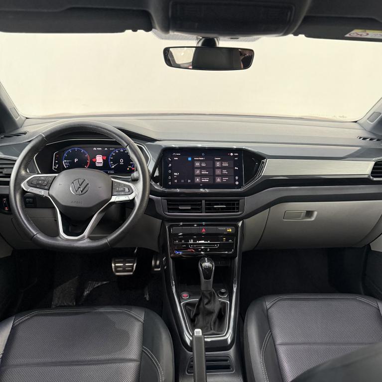 VOLKSWAGEN T-Cross - Foto