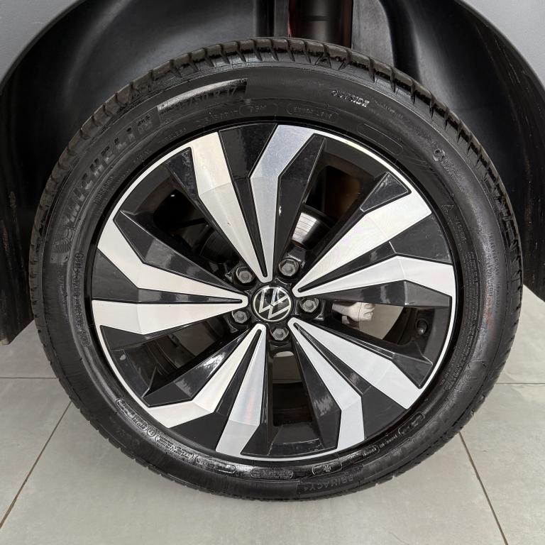 VOLKSWAGEN T-Cross - Foto