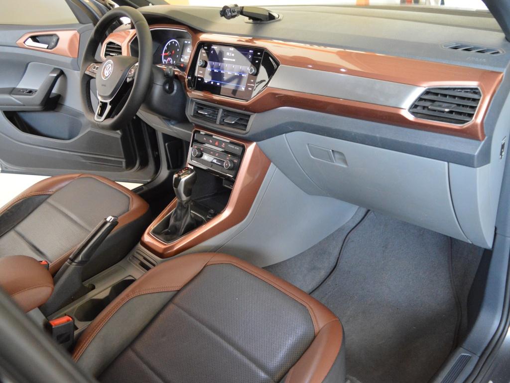 VOLKSWAGEN T-Cross - Foto