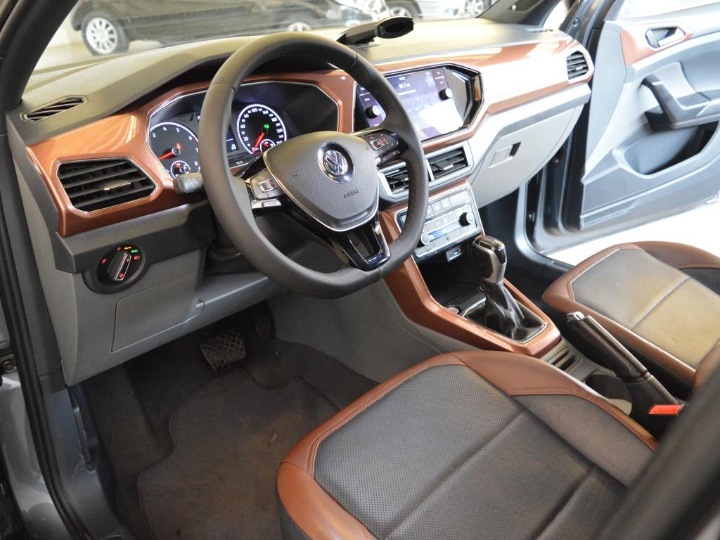 VOLKSWAGEN T-Cross - Foto
