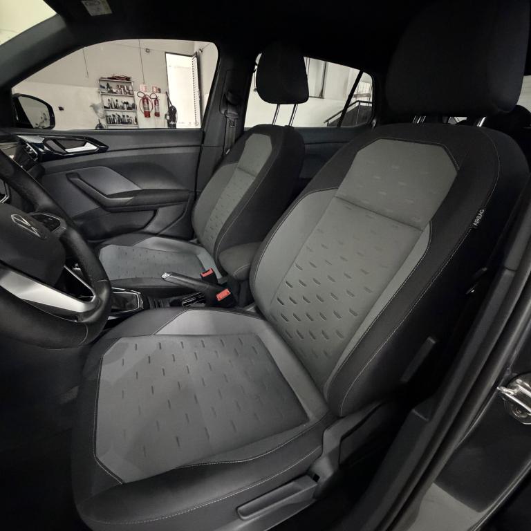 VOLKSWAGEN T-Cross - Foto