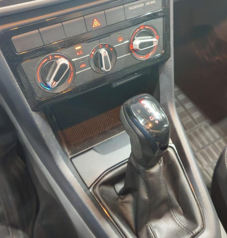 VOLKSWAGEN T-Cross - Foto