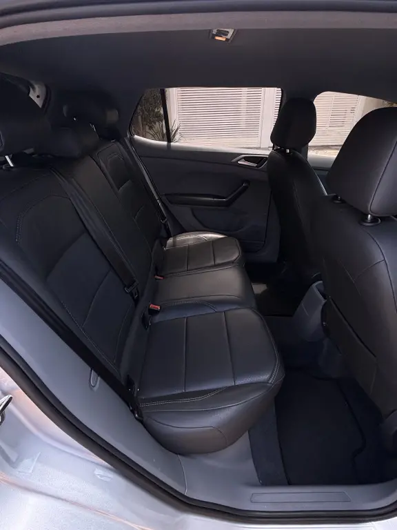 VOLKSWAGEN T-Cross - Foto