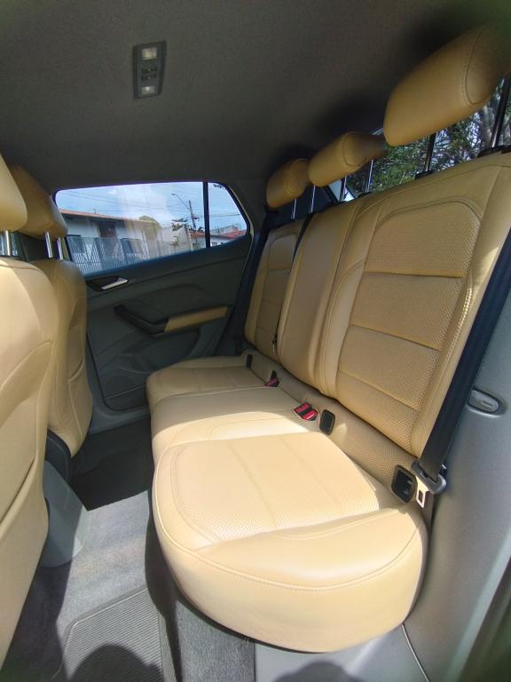 VOLKSWAGEN T-Cross - Foto