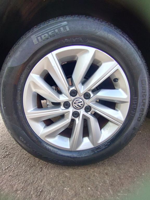 VOLKSWAGEN T-Cross - Foto