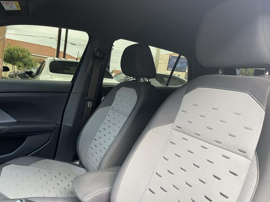 VOLKSWAGEN T-Cross - Foto