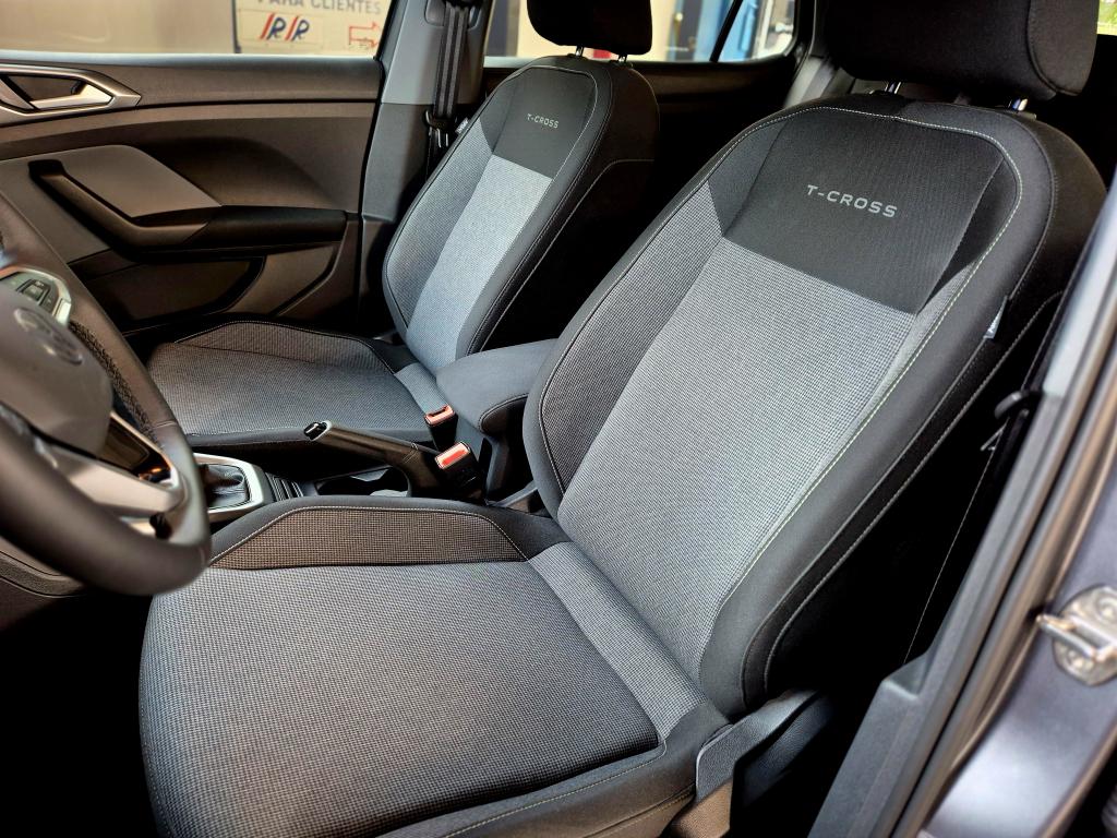 VOLKSWAGEN T-Cross - Foto