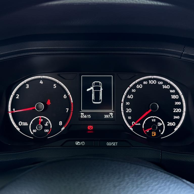 VOLKSWAGEN T-Cross - Foto