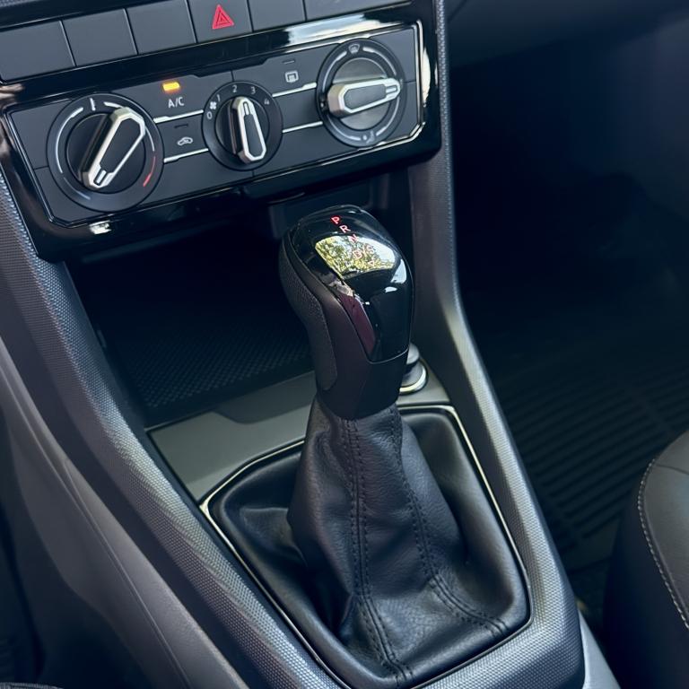 VOLKSWAGEN T-Cross - Foto