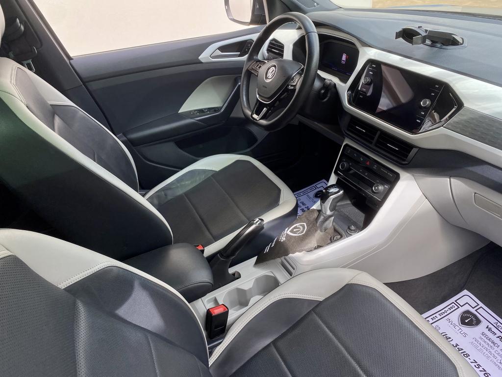 VOLKSWAGEN T-Cross - Foto