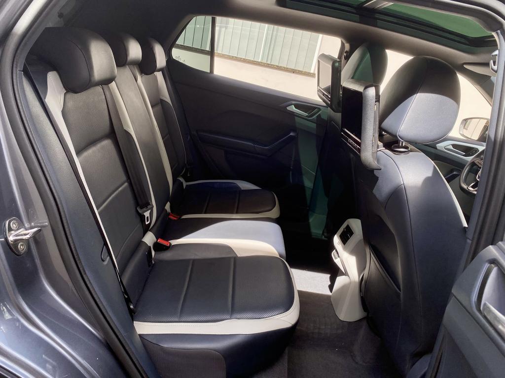 VOLKSWAGEN T-Cross - Foto