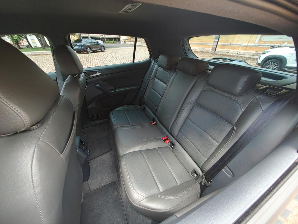 VOLKSWAGEN T-Cross - Foto