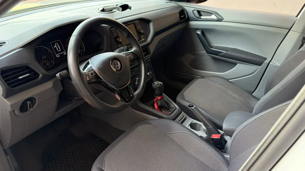 VOLKSWAGEN T-Cross - Foto