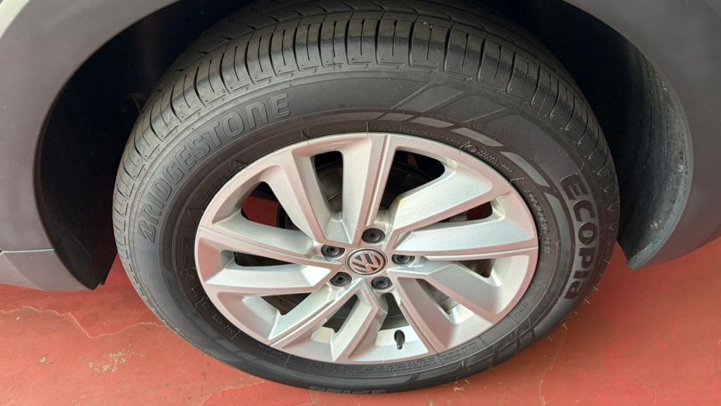 VOLKSWAGEN T-Cross - Foto