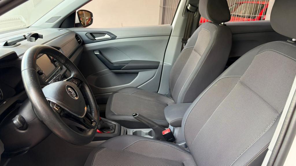 VOLKSWAGEN T-Cross - Foto