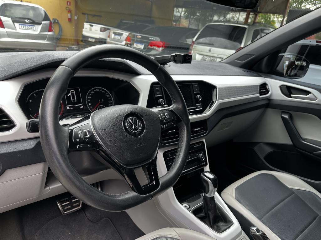 VOLKSWAGEN T-Cross - Foto