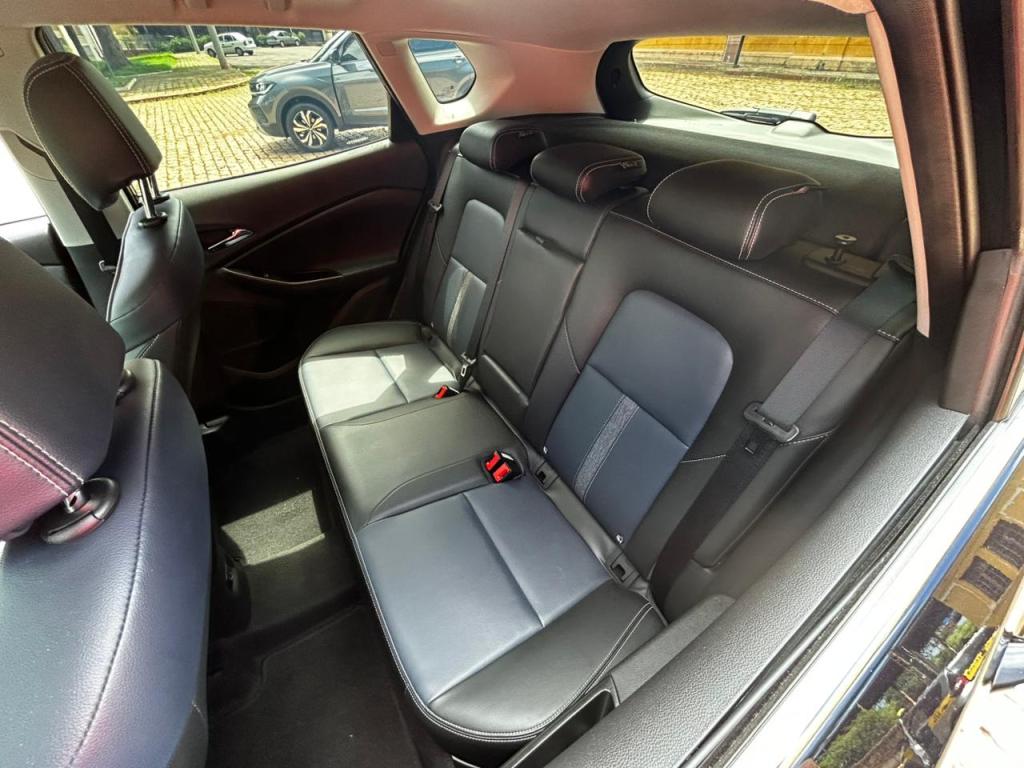 VOLKSWAGEN T-Cross - Foto