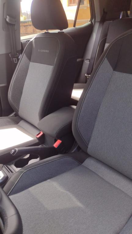 VOLKSWAGEN T-Cross - Foto