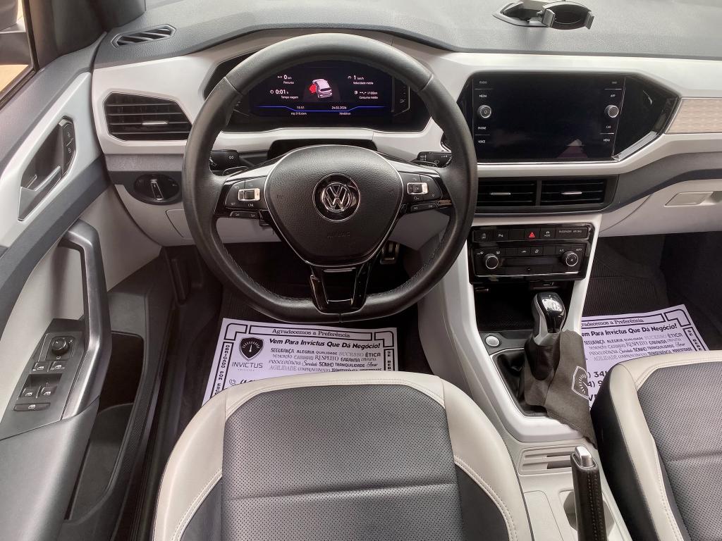 VOLKSWAGEN T-Cross - Foto