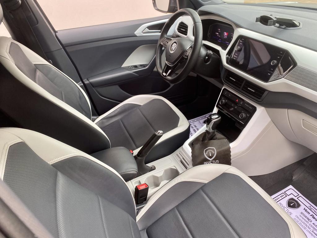 VOLKSWAGEN T-Cross - Foto