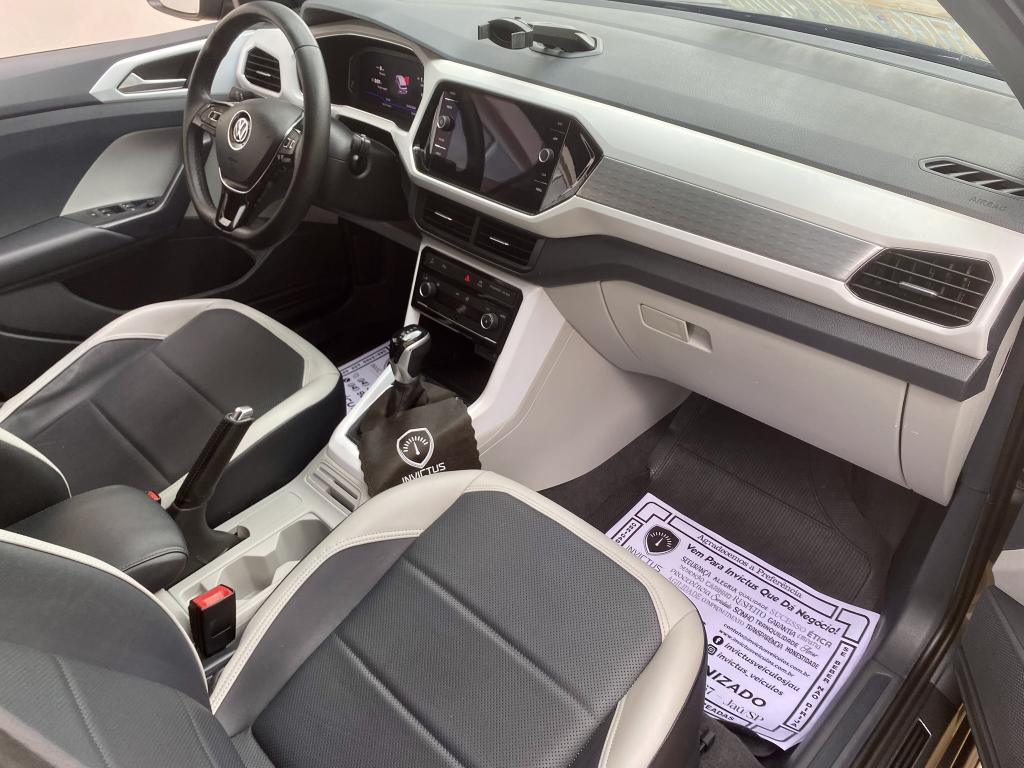 VOLKSWAGEN T-Cross - Foto