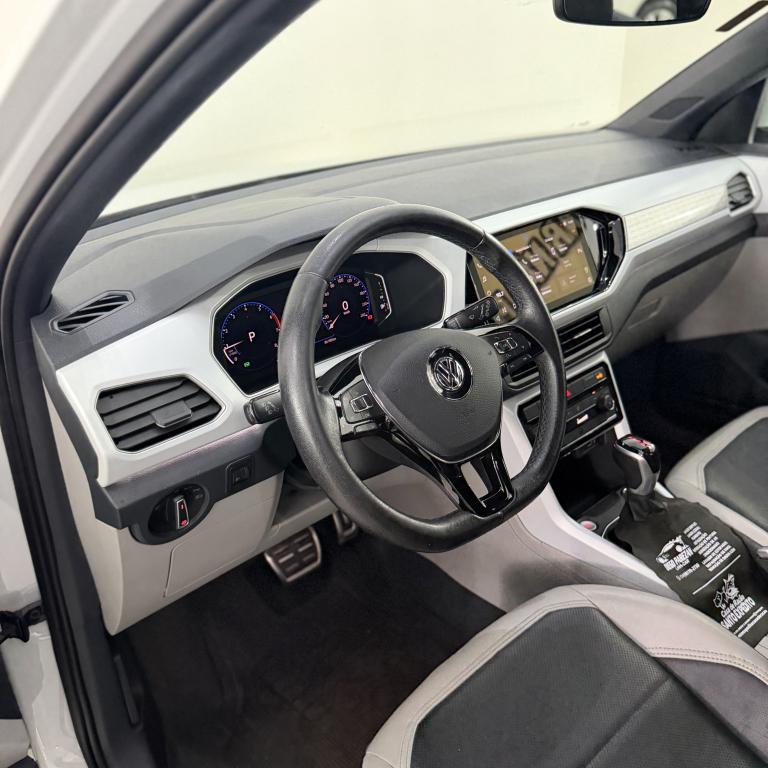 VOLKSWAGEN T-Cross - Foto