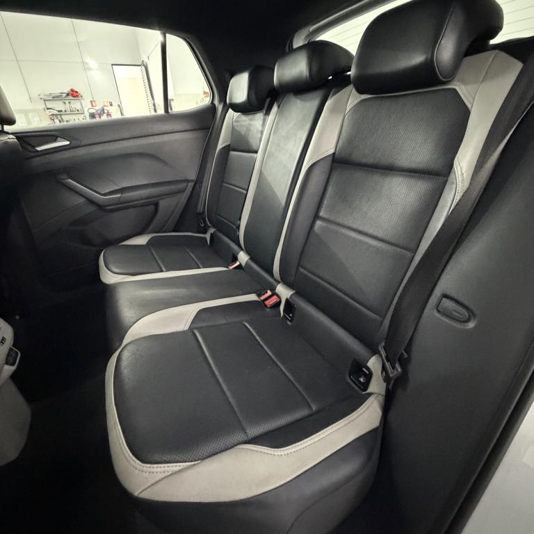 VOLKSWAGEN T-Cross - Foto