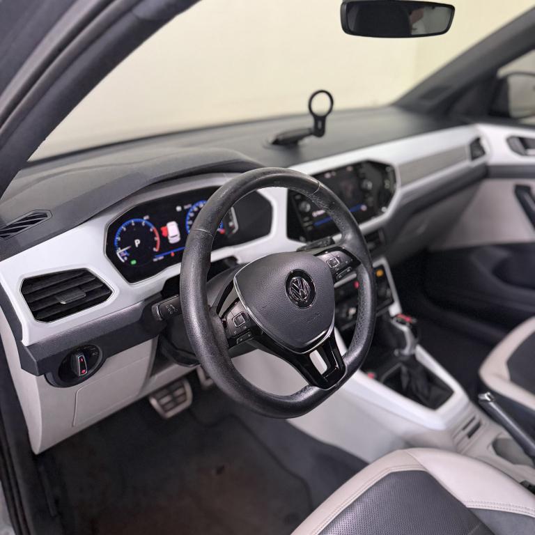 VOLKSWAGEN T-Cross - Foto