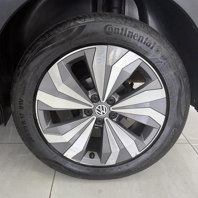 VOLKSWAGEN T-Cross - Foto