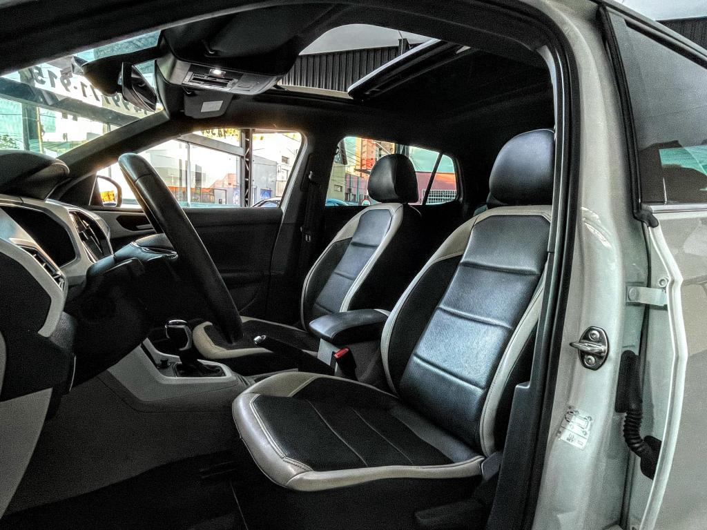 VOLKSWAGEN T-Cross - Foto
