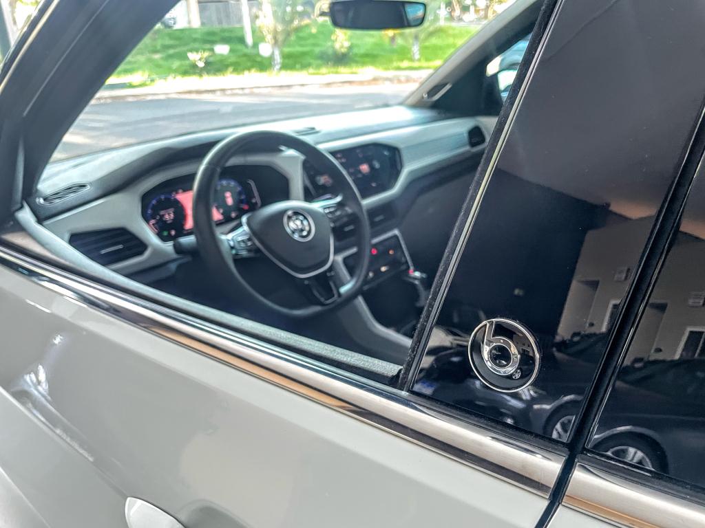 VOLKSWAGEN T-Cross - Foto