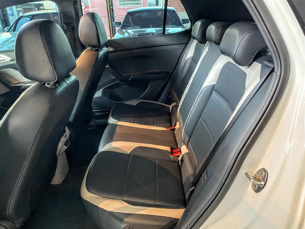 VOLKSWAGEN T-Cross - Foto