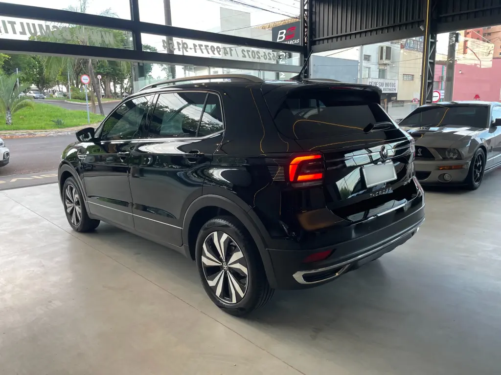 VOLKSWAGEN T-Cross - Foto