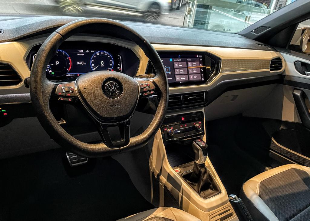 VOLKSWAGEN T-Cross - Foto