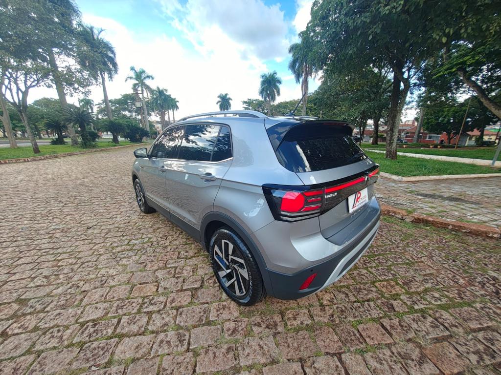 VOLKSWAGEN T-Cross - Foto